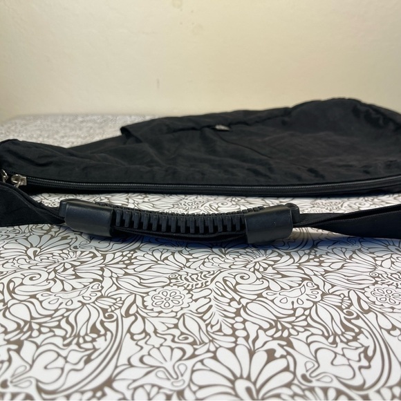 AmeriBag Black Shoulder Bag Sling Purse - Picture 4 of 11